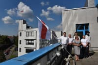  Liberecký kraj vyvěsil historickou vlajku Běloruska na podporu jeho obyvatel